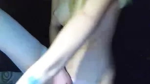 Татуированная самка мастурбирует пизду valeriii_love