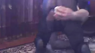 Озабоченный мужик ssddmm оседлал страпон