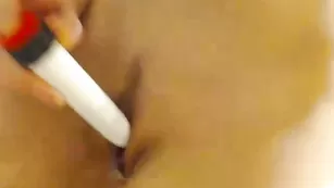 Сексуальная блондинка мастурбирует пизду MilaLeMay