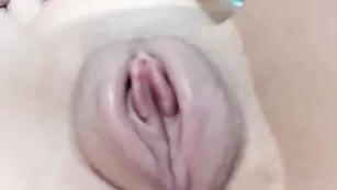 Развратная телочка с секс игрушкой J_A_I_N_A