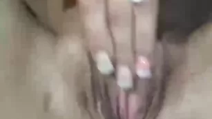 Шальная краля HollyShine трахает половые губки