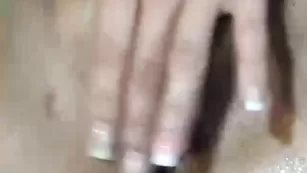 Шальная краля HollyShine трахает половые губки