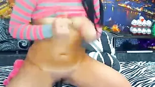 Русская барышня мастурбирует пизду Cokeyspeedx