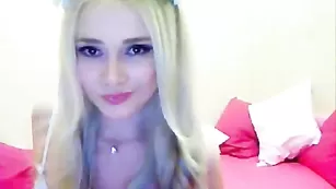 Сексуальная школьница arielle1 позирует во фри