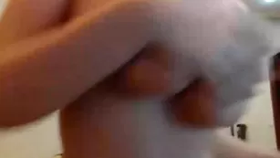 Грудастая телка с тату трахает пизду AntonyTv