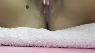 Заводная пассия ласкает половые губки CindyBlow