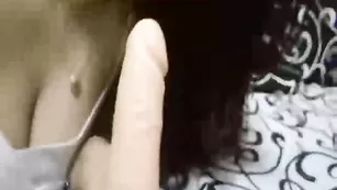 Грудастая курва EroticVip отсасывает страпон