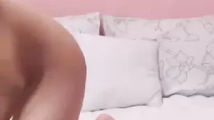 Горячая штучка brazyl мастурбирует письку