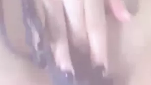 Худенькая проказница нежно теребит пизду ValerySweet