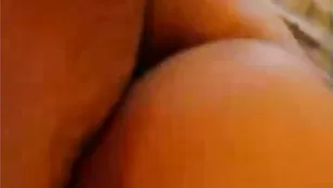 Шикарная брюнетка anitasexy эффектно трахается