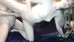 Гибкие лесби шалят с секс игрушками Frida_Oliva