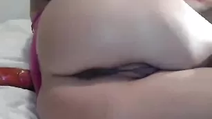 Блондинка трахает анал фаллосом WetChloe