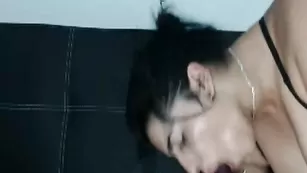 Брюнетка делает сочный минет NickySummer