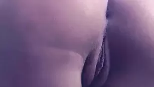 Жопастенькая крошка prettyange позирует голой