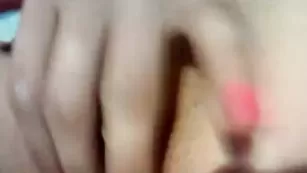 Порочная сучка теребит половые губки pamela01sexy