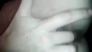 Русская шмара BRiTa9_Kiska2 пальчиками дрочит пизду