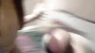 Худая телочка шлепает чувака по заднице uk_joe85