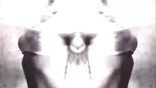 Шикарная девочка с членом балуется с эффектами transdiva