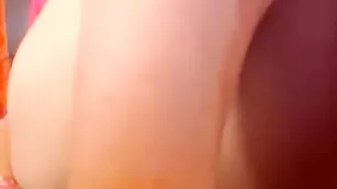 Азиатская соска HOTxGEISHA трахает анал в привате