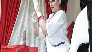 Горячая модель Imperatriza позирует в сексуальных униформах