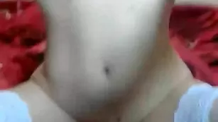 Русская шлюшка ShowKitty ласкает пизду конфеткой