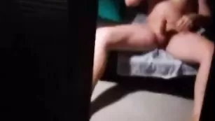 Горячий мужчина мастурбирует твердый хуй dude20cm