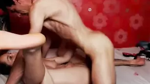 Брюнетка трахается в пизду и кончает CindyAndRaul