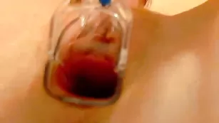 Русская самка RedFoxxx шалит с секс игрушкой