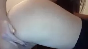 Жопастая куколка мастурбирует пизду xkoketkax