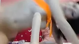 Брюнетка angeliqueanne оседала резиновый хуй