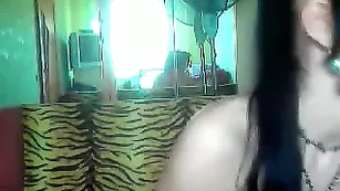 Знойная сука kjmhghdf глубоко сосет и дрочит пизду
