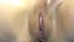 Грудастая телочка ласкает клитор sexyblackcat