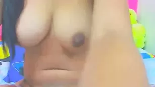 Грудастая негра Juliet_sex трахает вагину