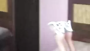 Горячая цыпочка ReginaNoir показывает свои прелести