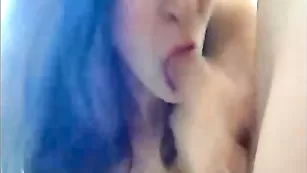 Горячая штучка sweetcouple2 отсасывает пенис