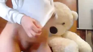 Зачетная модель трахает анал Elisa_Death