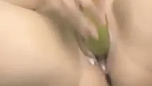 Похотливая сучка BlondeSweet выебала обе дырочки