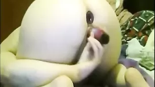 Шикарная девочка milfmommy трахает круглую попку