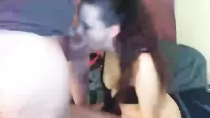 Сучка в нижнем белье делает классный минет kinky_kaylee