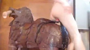 Озорная телочка танцует стриптиз Elisa_Death