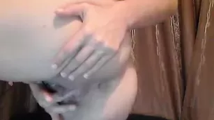 Черноволосая бестия занимается мастурбацией XDeepfeelings