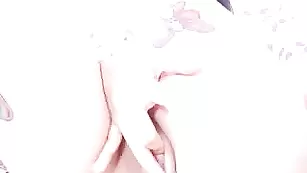 Татуированная бестия теребит половые губки KellyClark