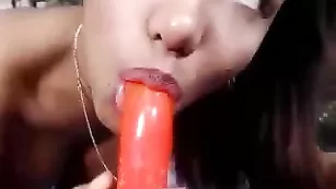 Сисястая латинка SensualLorent выебала пизду
