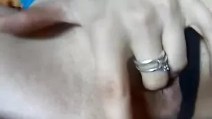 Озорная малышка pamela01sexy занимается мастурбацией