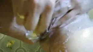 Русская сучка zlatoslava9_9 развлекается в душе