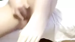 Голая шлендра теребит киску BlackSquirtAn