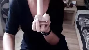 Озабоченная шкура сосет страпон RedBunnyX