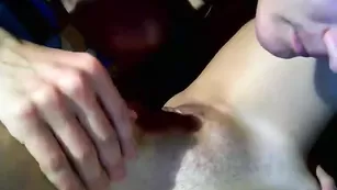 Чувак лижет пилотку рыжей малышки youngcouple2