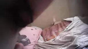 Стонущий гей stevenmozh трахает очко