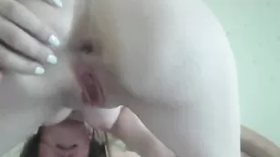 Молодая чертовка Cindyrela шалит со страпоном